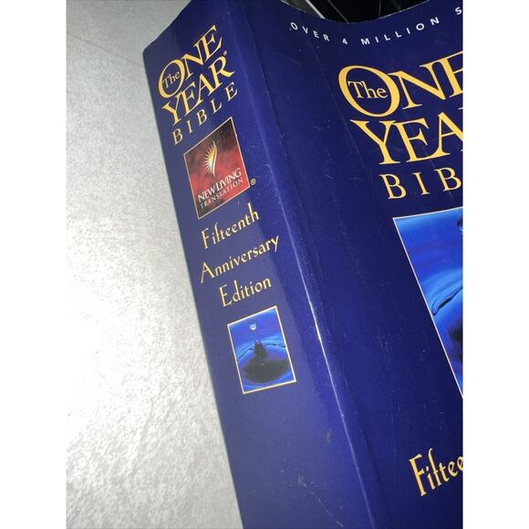 The One Year Bible Fifteenth Anniversary Edition NLT By Tyndale - Picture 2 of 11